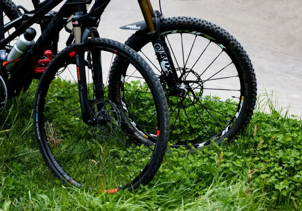 Ile barów w oponach rowerowych? Odkryj optymalne ciśnienie dla siebie
