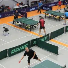 Gdzie grać w tenis stołowy w Poznaniu? Najlepsze miejsca i ceny