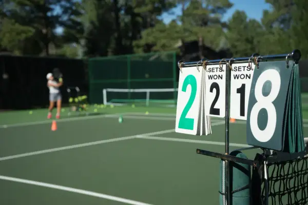 Ile setów w tenisie Roland Garros? Różnice między mężczyznami a kobietami